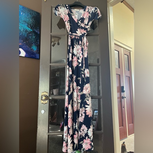 Hello Miz Short Sleeve Floral Maxi Dress - Picture 4 of 5
